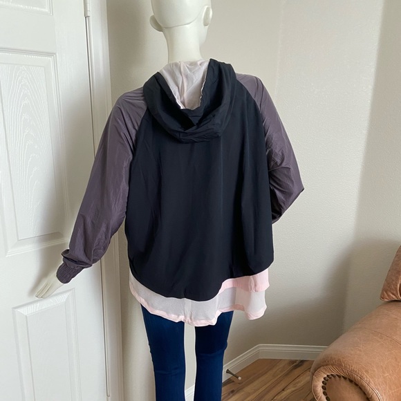 Fabletics Karen Layer Jacket Size Large - Picture 11 of 16